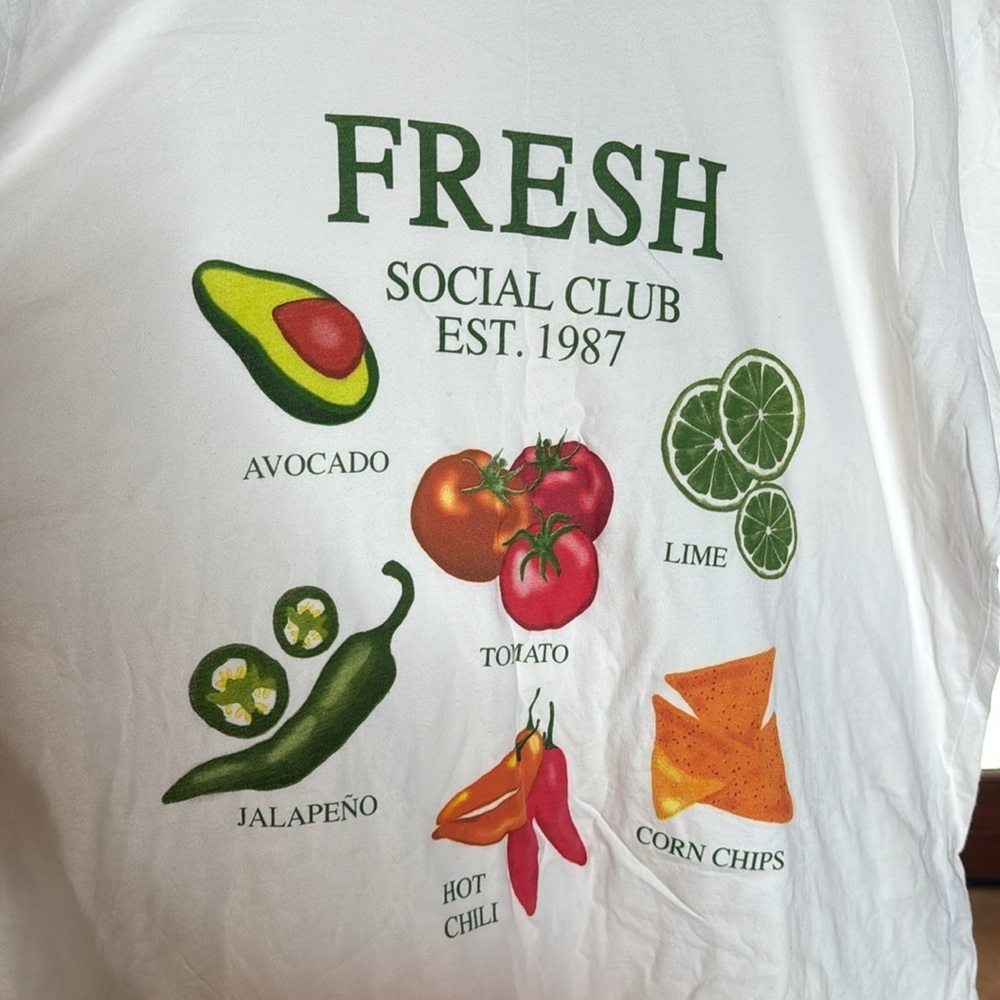 NWOT Show Me Your Mumu Fresh Social Club Graphic Tee Size Large White Food Print - Picture 7 of 10
